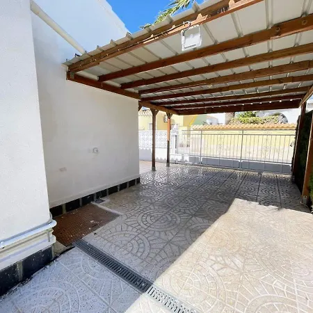 Modernized 3 Bed With Pool Lf16